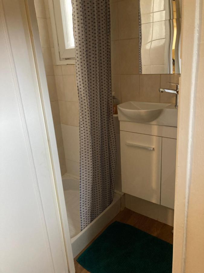Une Chambre Chez Nous, A 12 Minutes De Paris Malakoff Exterior foto