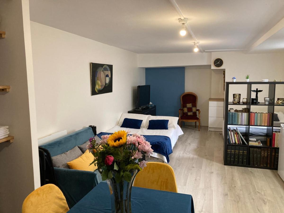 Une Chambre Chez Nous, A 12 Minutes De Paris Malakoff Exterior foto